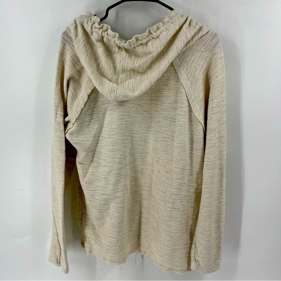 Bucee’s Since 1982 hoodie - Picture 4 of 5